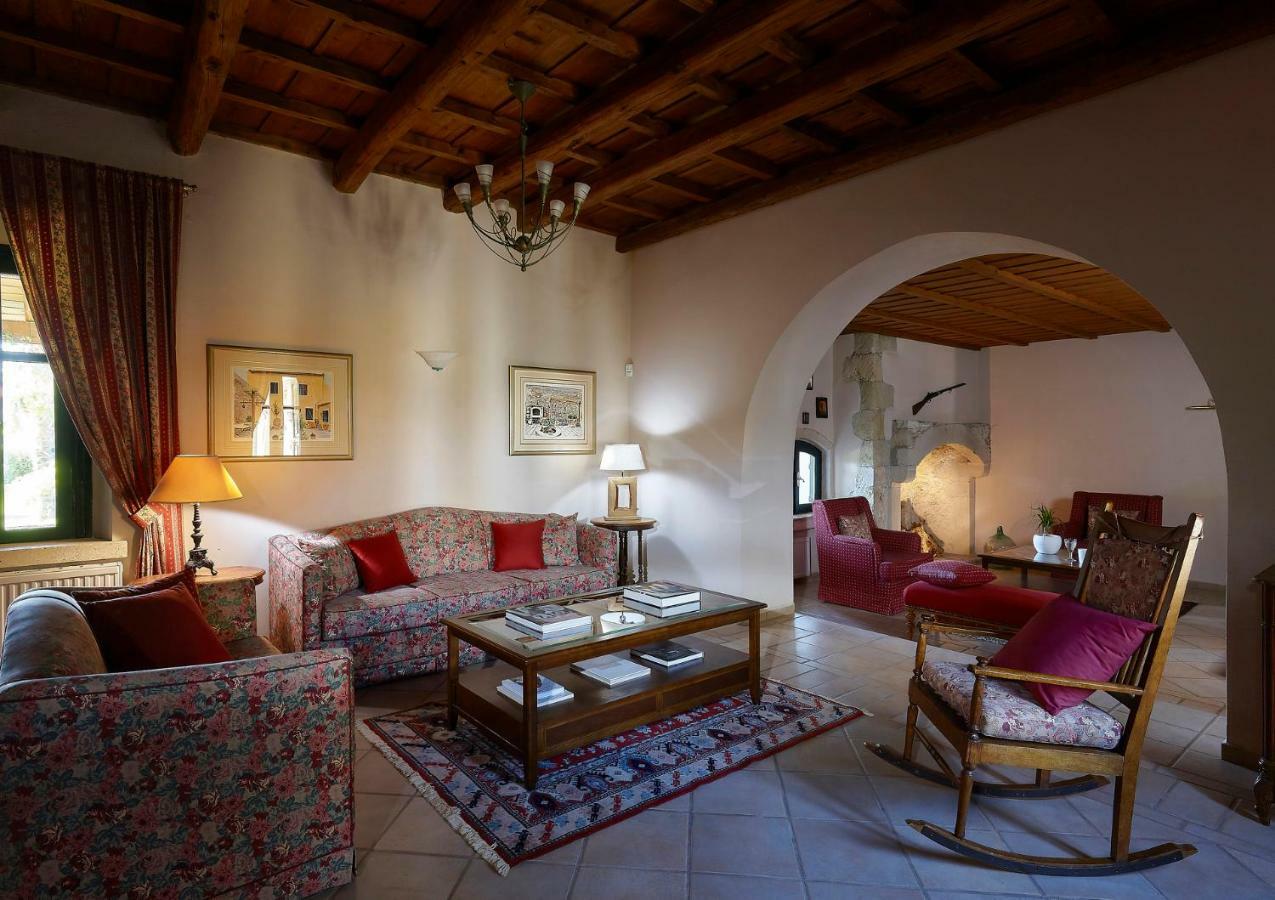 Castello Villa Daphnes - Private Pool & Whirlpool Dhafnes 외부 사진